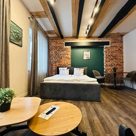 Colonel & Appartement