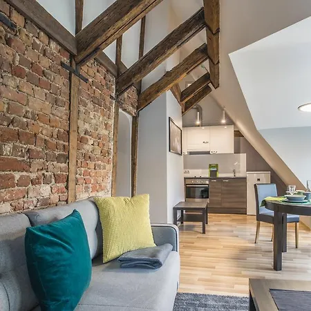 Colonel & Appartement *